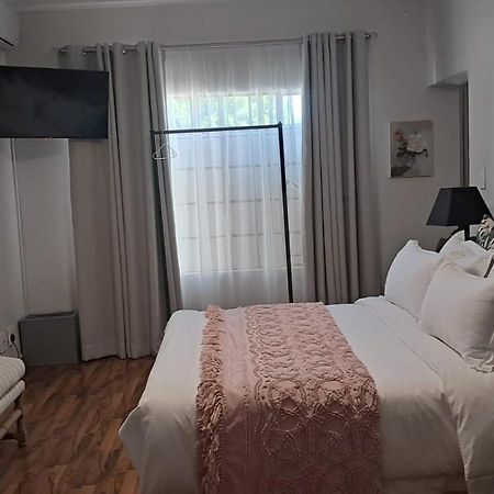 Art And Soul Restaurant, Accommodation, French Bar And Art Gallery Parys Εξωτερικό φωτογραφία