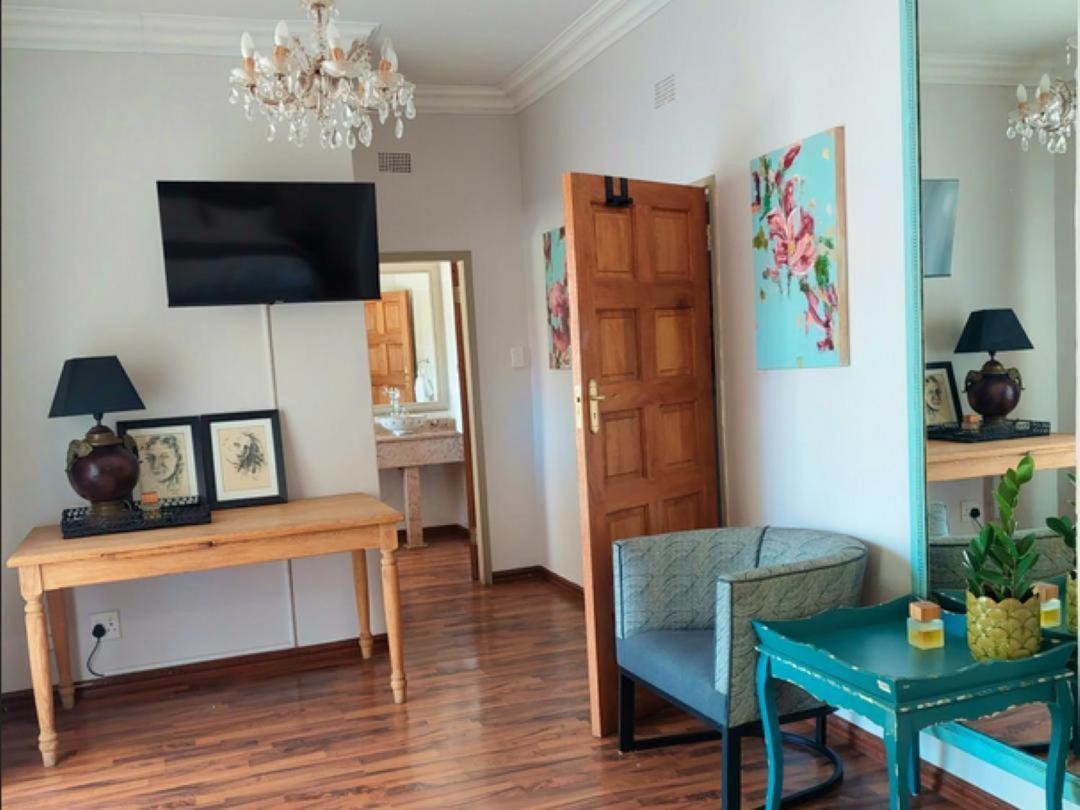 Art And Soul Restaurant, Accommodation, French Bar And Art Gallery Parys Δωμάτιο φωτογραφία